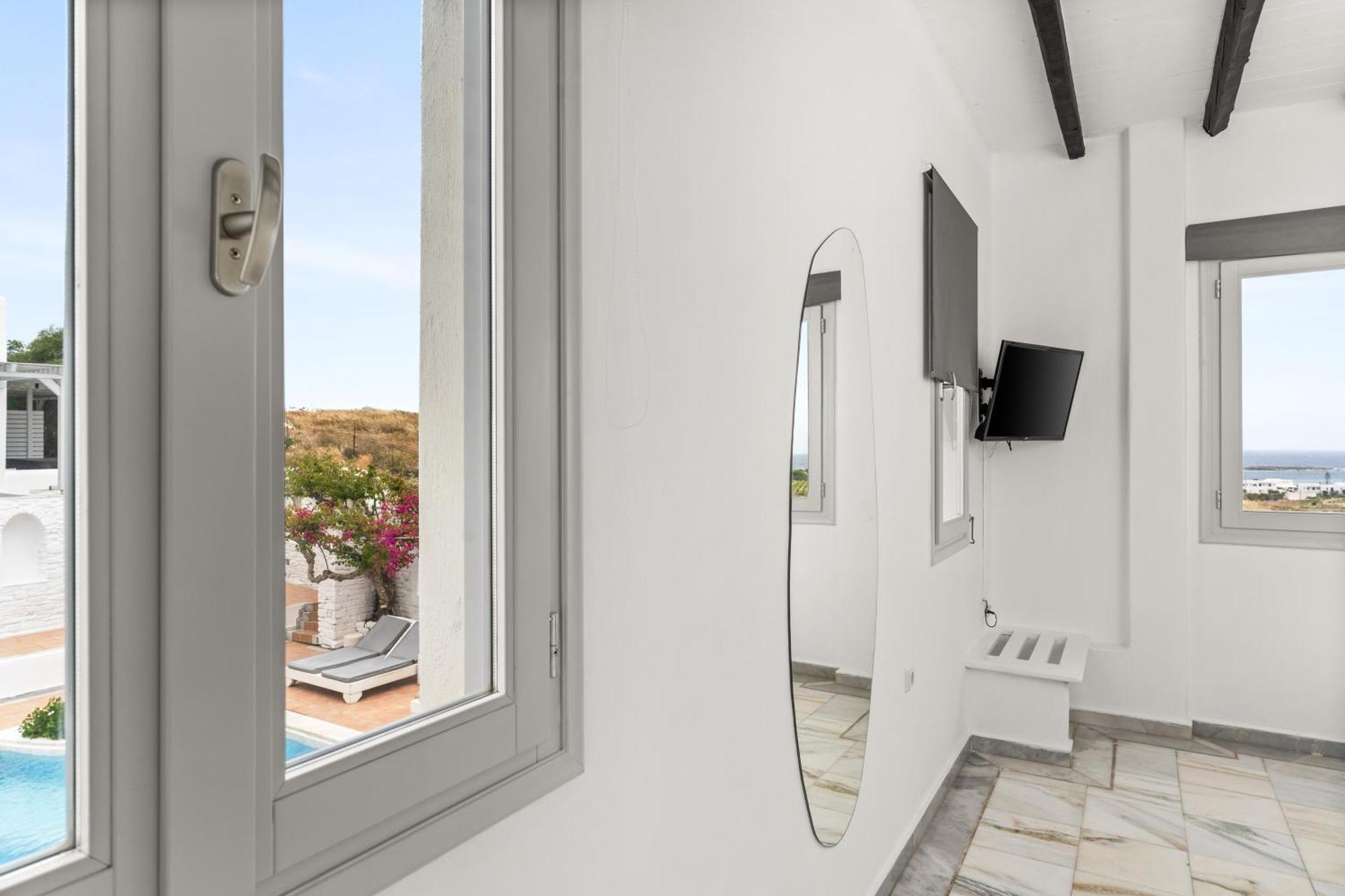 Mr And Mrs White Paros Hotel Náousa Exterior photo