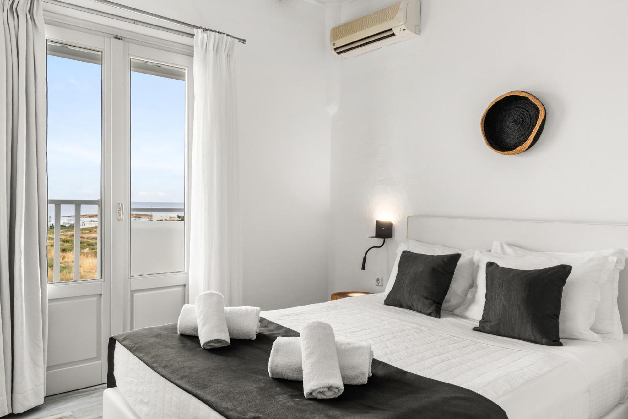 Mr And Mrs White Paros Hotel Náousa Exterior photo
