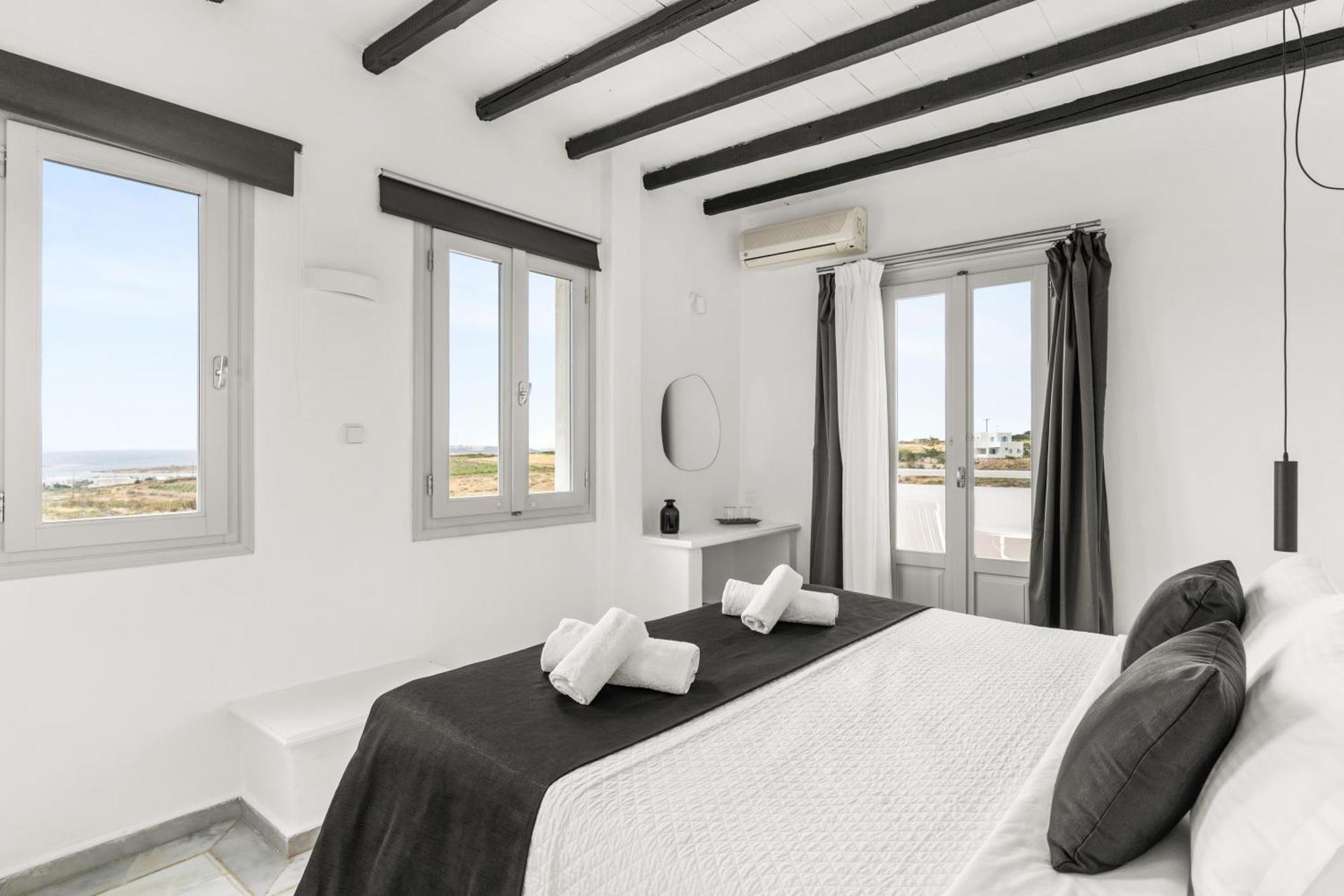 Mr And Mrs White Paros Hotel Náousa Exterior photo