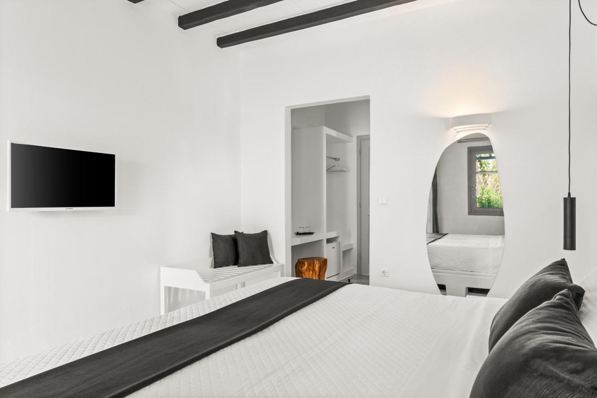Mr And Mrs White Paros Hotel Náousa Exterior photo