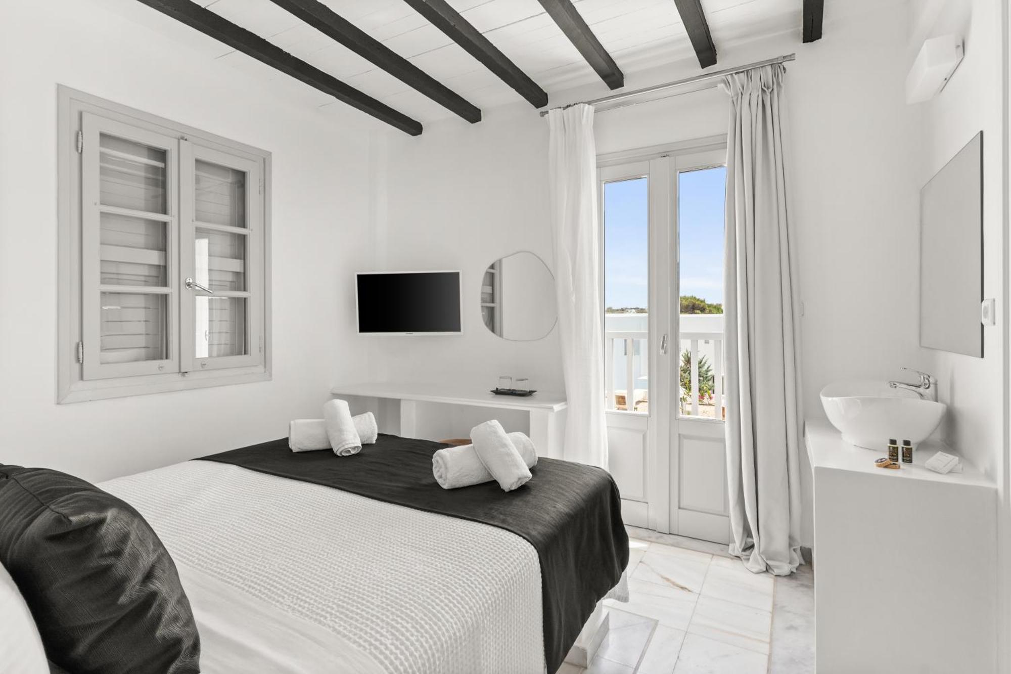 Mr And Mrs White Paros Hotel Náousa Exterior photo
