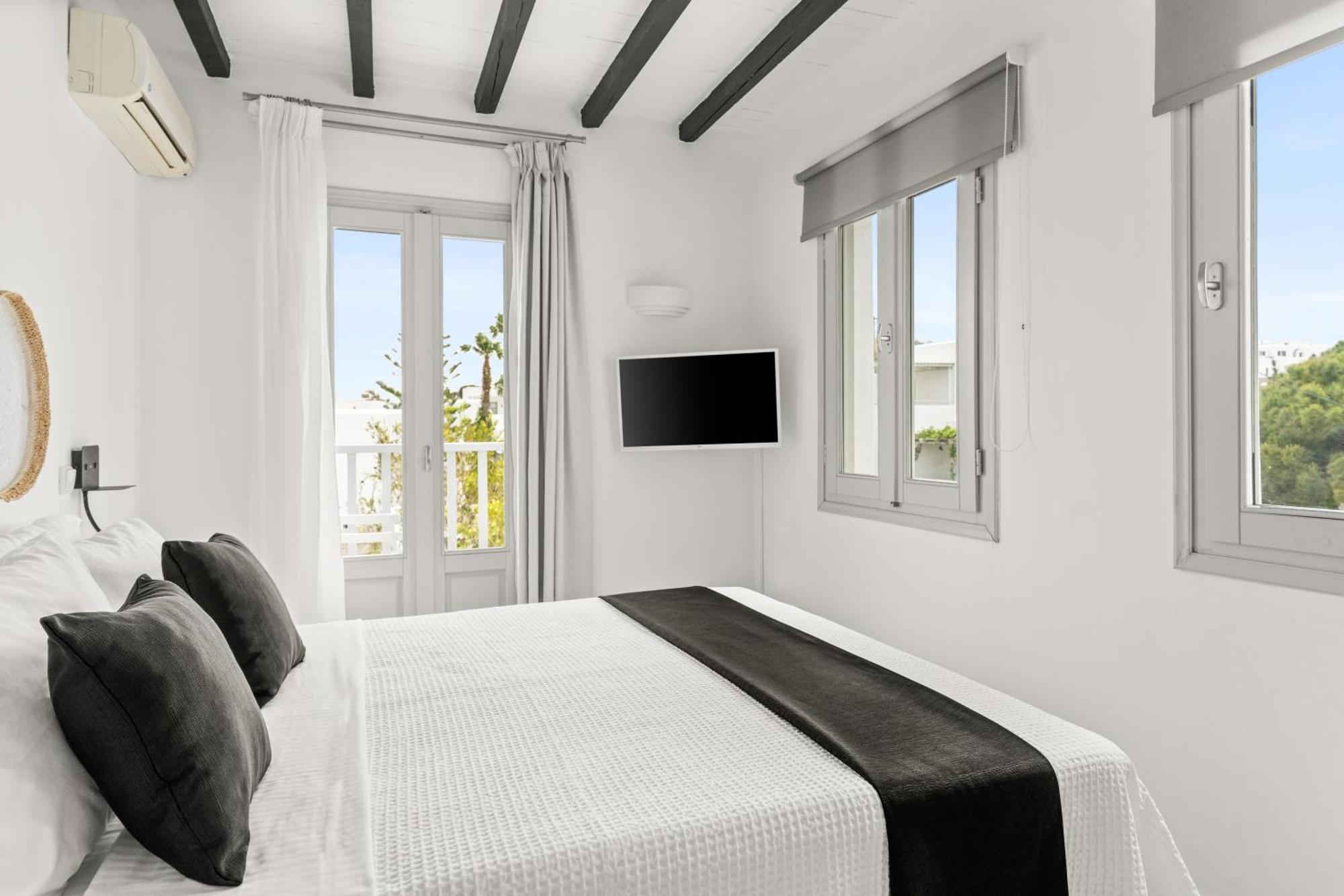 Mr And Mrs White Paros Hotel Náousa Exterior photo